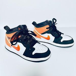 Jordan Toddler Air Jordan 1 Mid Basketball Shoes 
Size: 10C - BRAND NEW